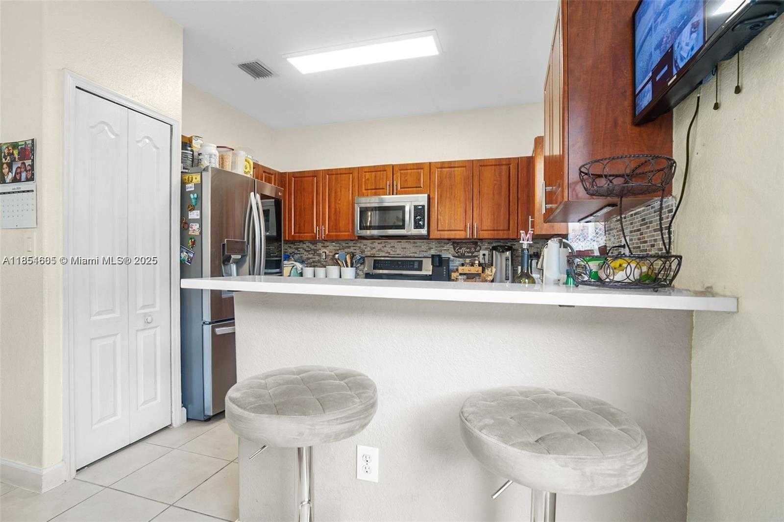 Small Image of 15030 SOUTH WEST 9TH TER, Miami Number 11