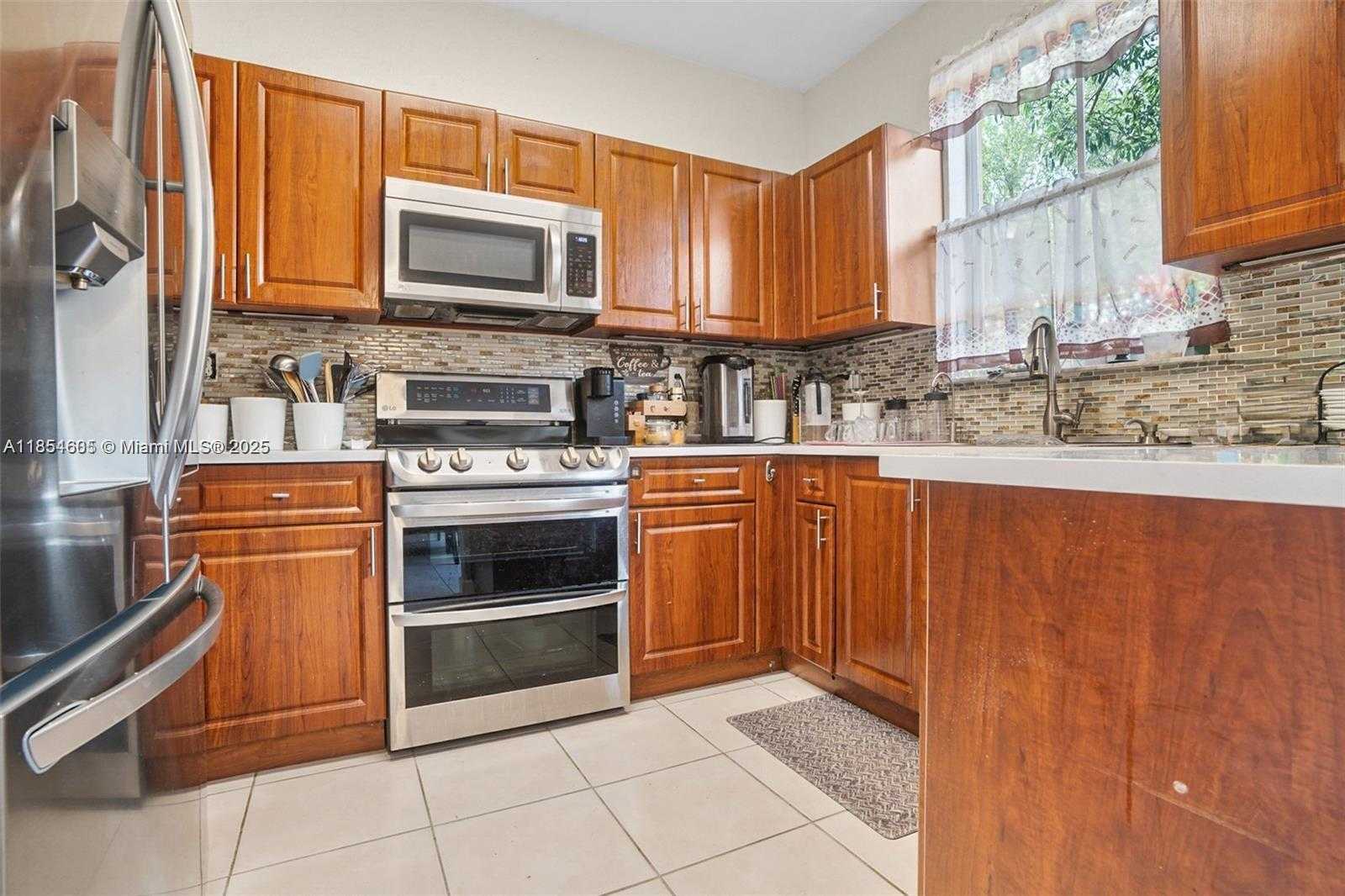 Small Image of 15030 SOUTH WEST 9TH TER, Miami Number 12