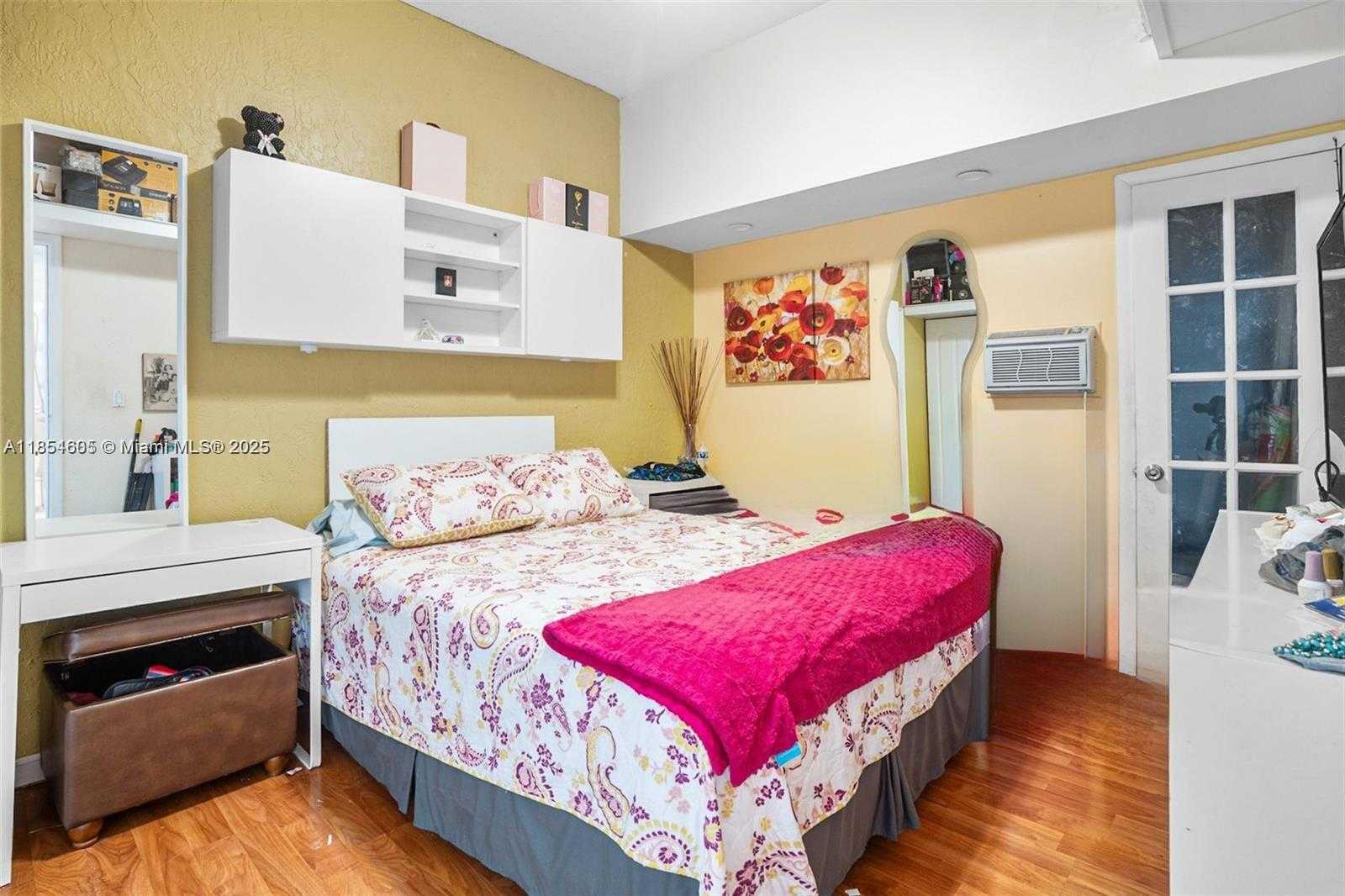 Small Image of 15030 SOUTH WEST 9TH TER, Miami Number 15
