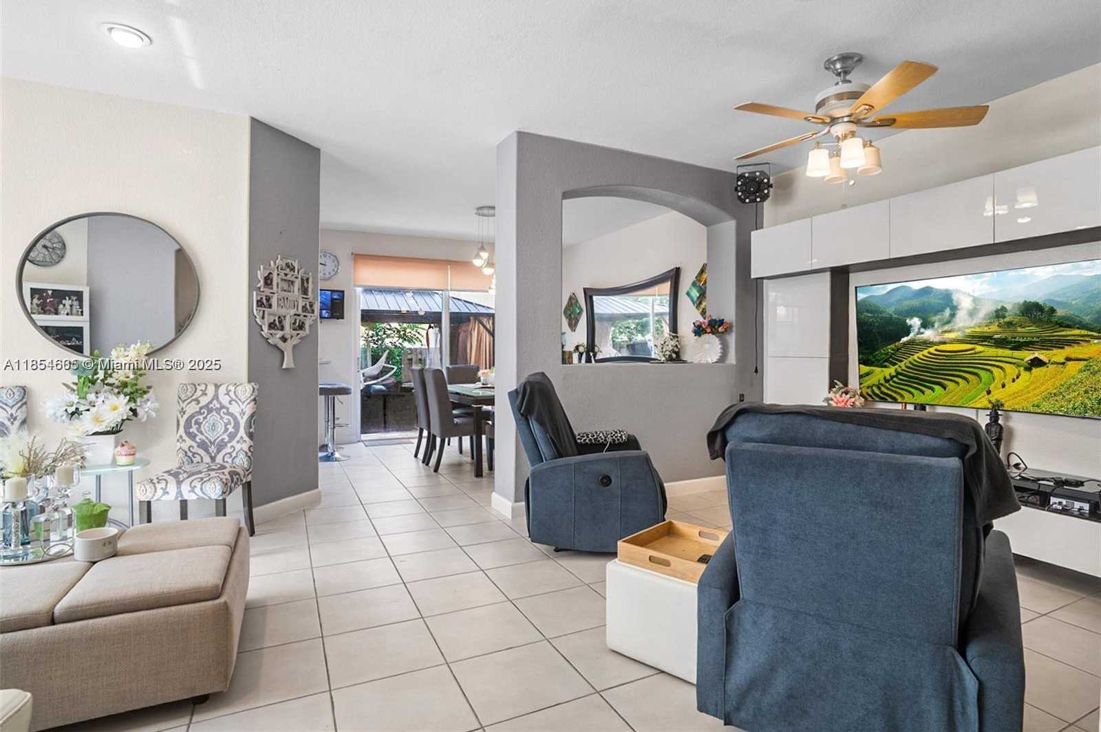 Small Image of 15030 SOUTH WEST 9TH TER, Miami Number 5
