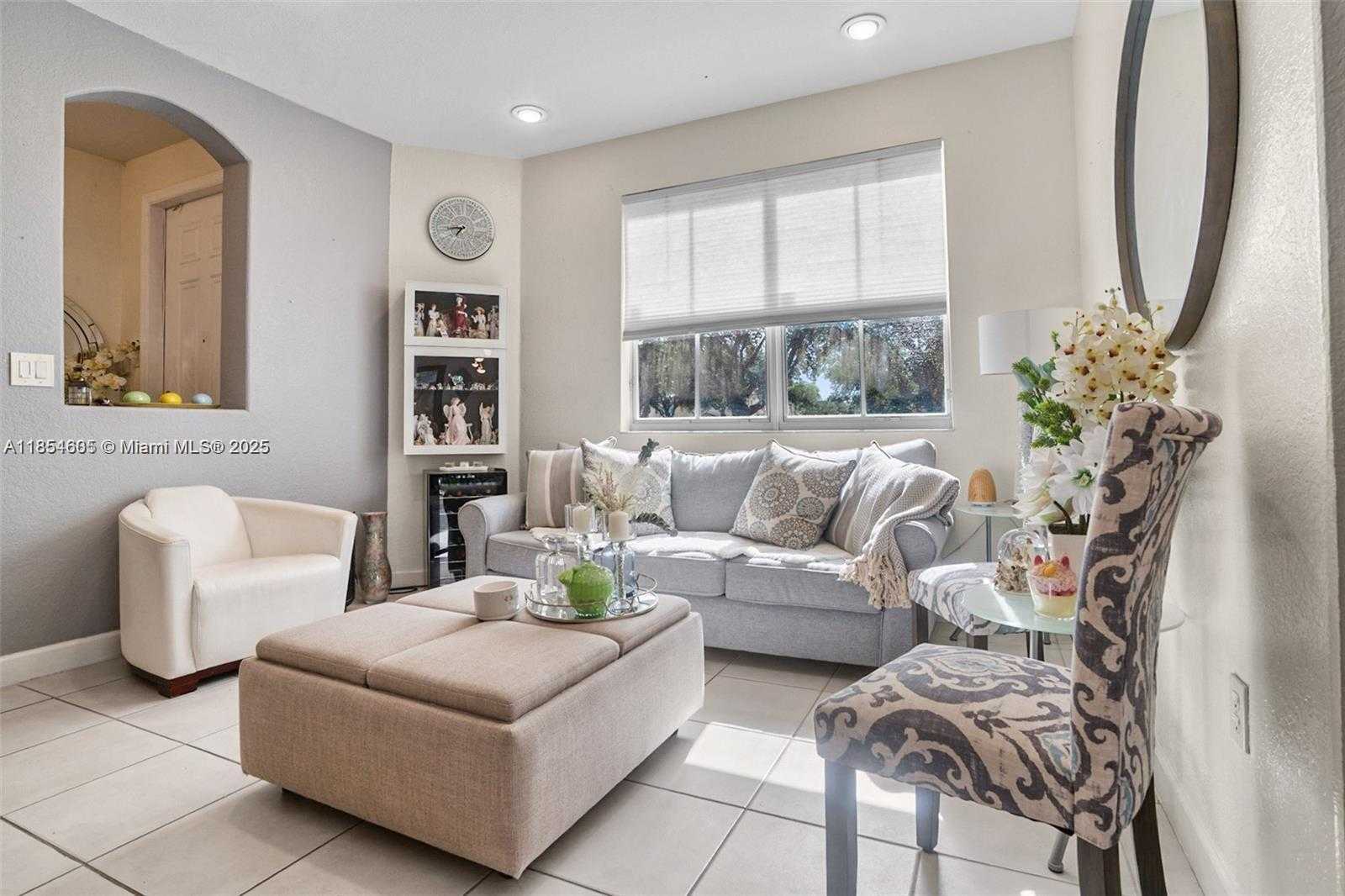 Small Image of 15030 SOUTH WEST 9TH TER, Miami Number 6