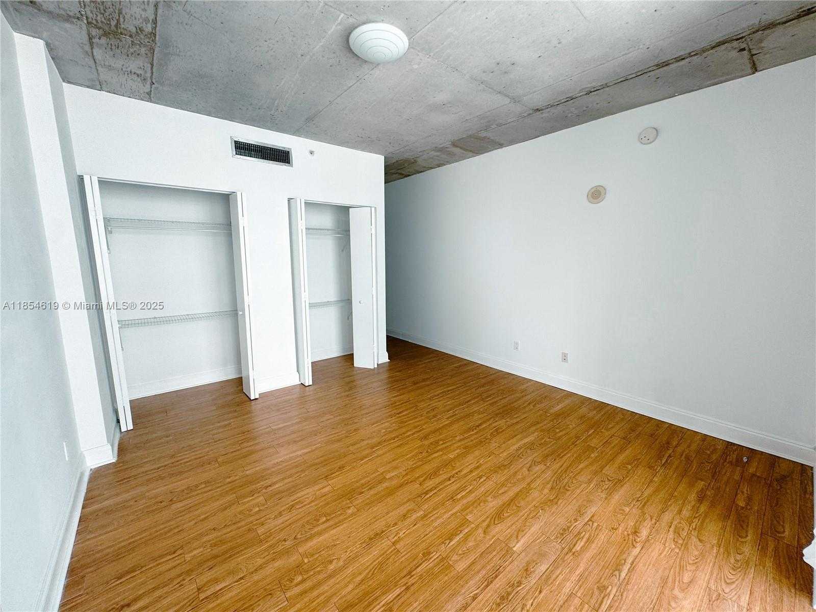 Small Image of 690 SOUTH WEST 1ST CT #2122, Miami Number 18