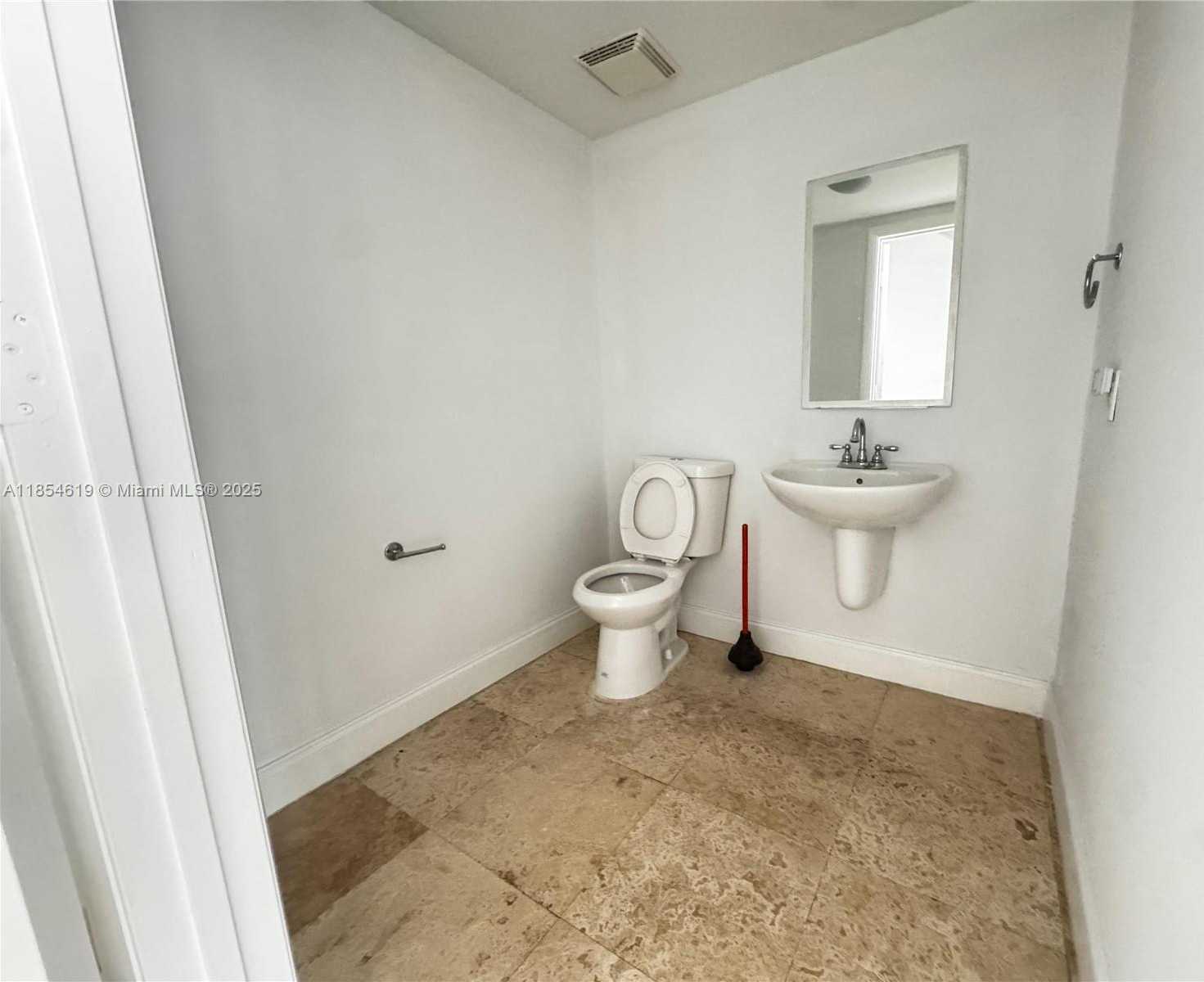 Small Image of 690 SOUTH WEST 1ST CT #2122, Miami Number 24