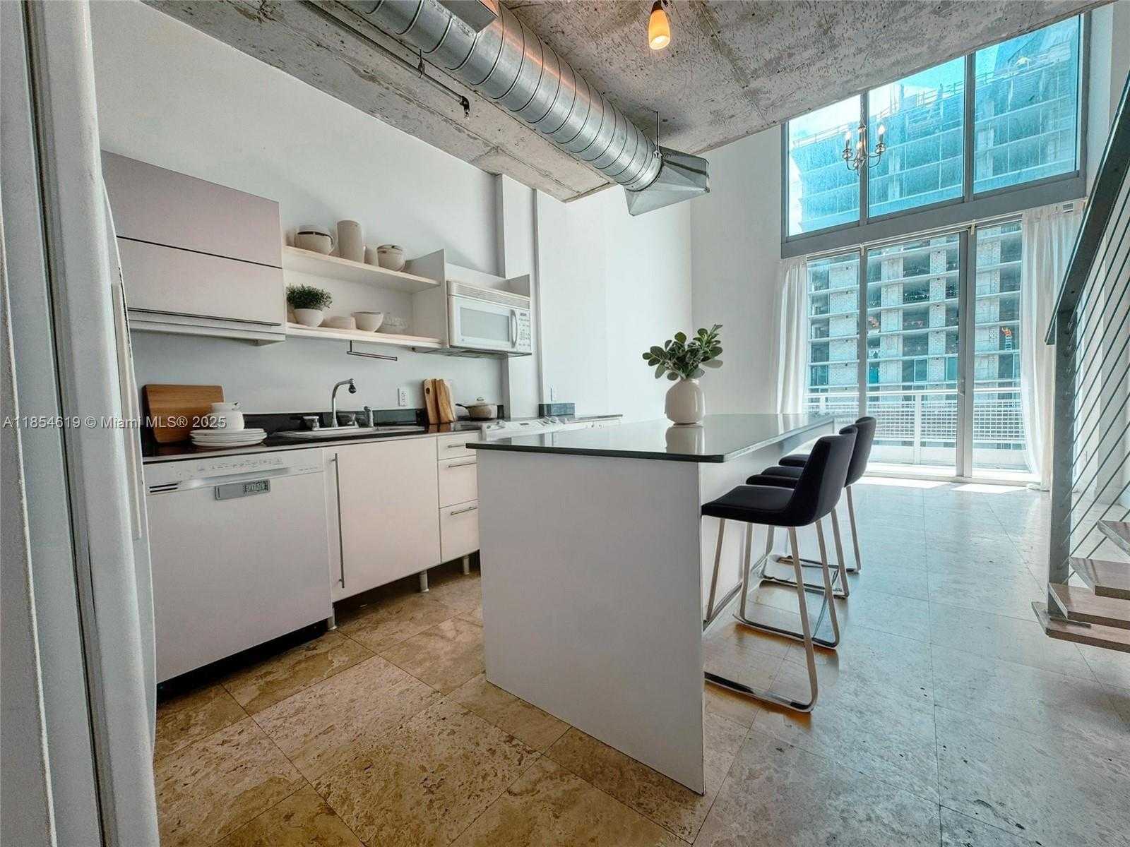 Small Image of 690 SOUTH WEST 1ST CT #2122, Miami Number 26