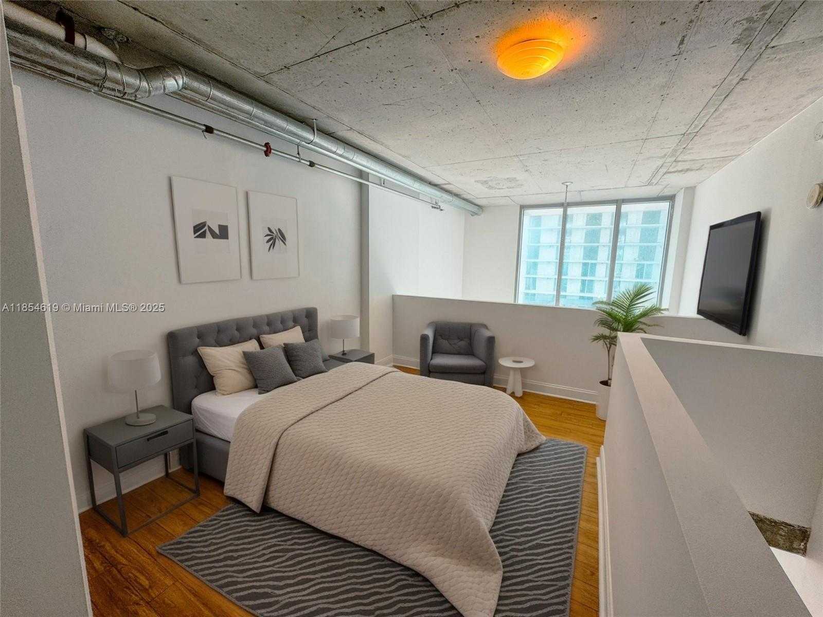 Small Image of 690 SOUTH WEST 1ST CT #2122, Miami Number 27