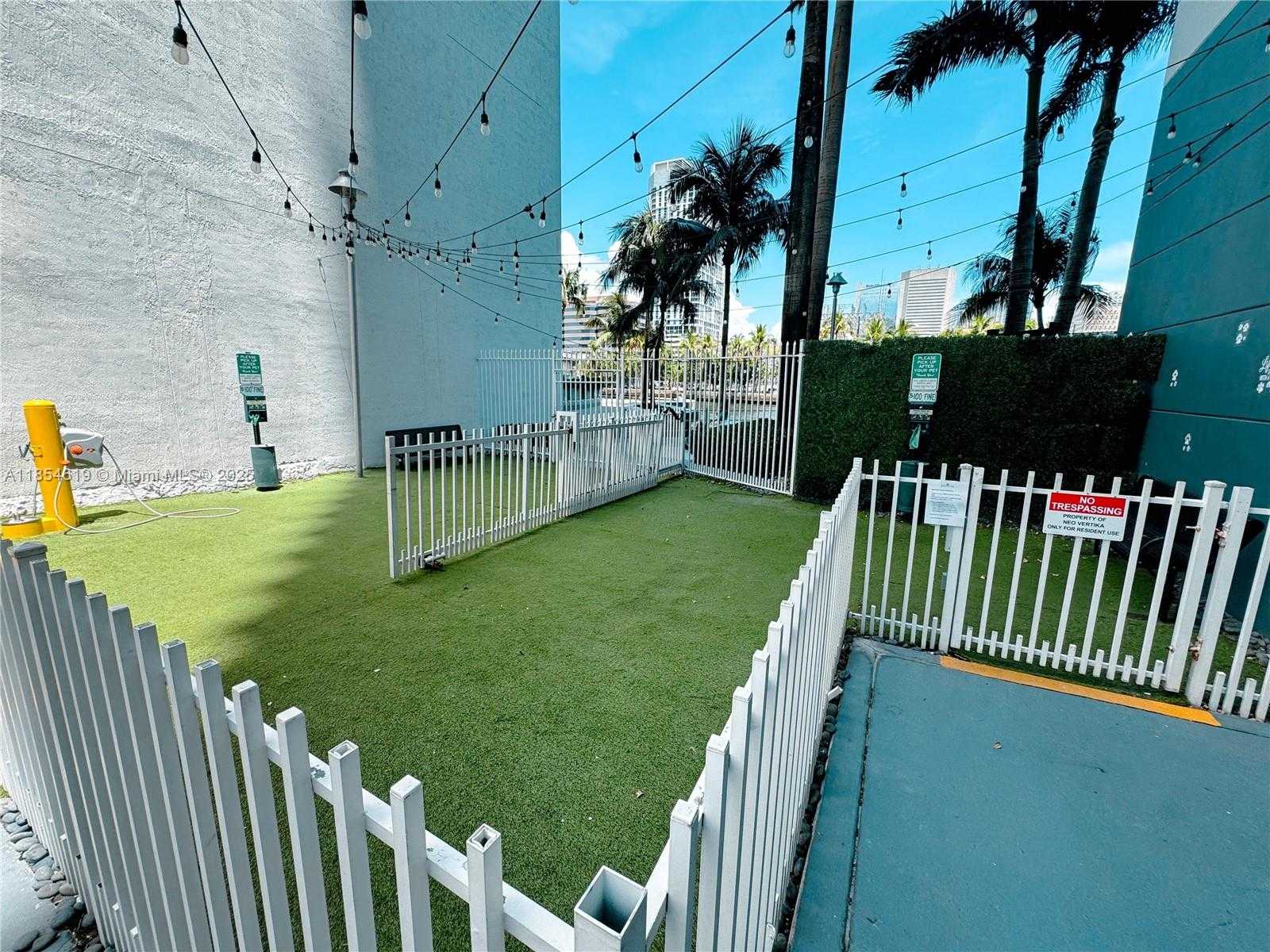 Small Image of 690 SOUTH WEST 1ST CT #2122, Miami Number 8