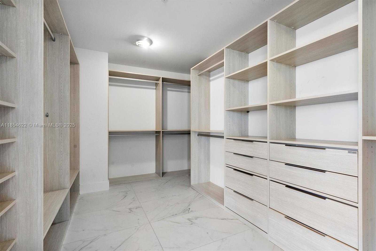 Small Image of 17301 BISCAYNE BLVD #1907, North Miami Beach Number 12