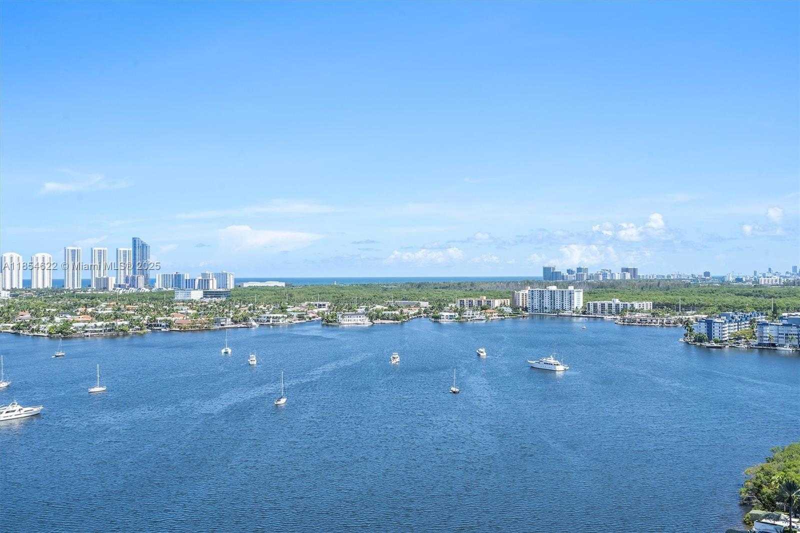 Small Image of 17301 BISCAYNE BLVD #1907, North Miami Beach Number 2