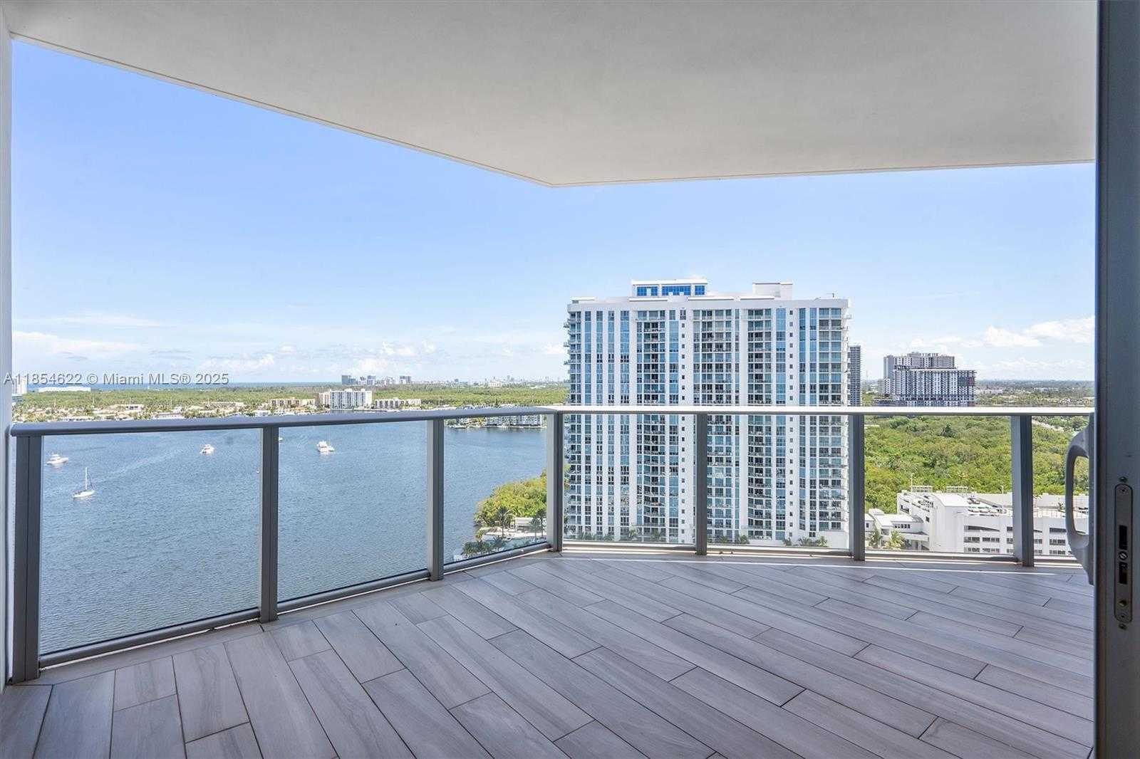 Small Image of 17301 BISCAYNE BLVD #1907, North Miami Beach Number 3