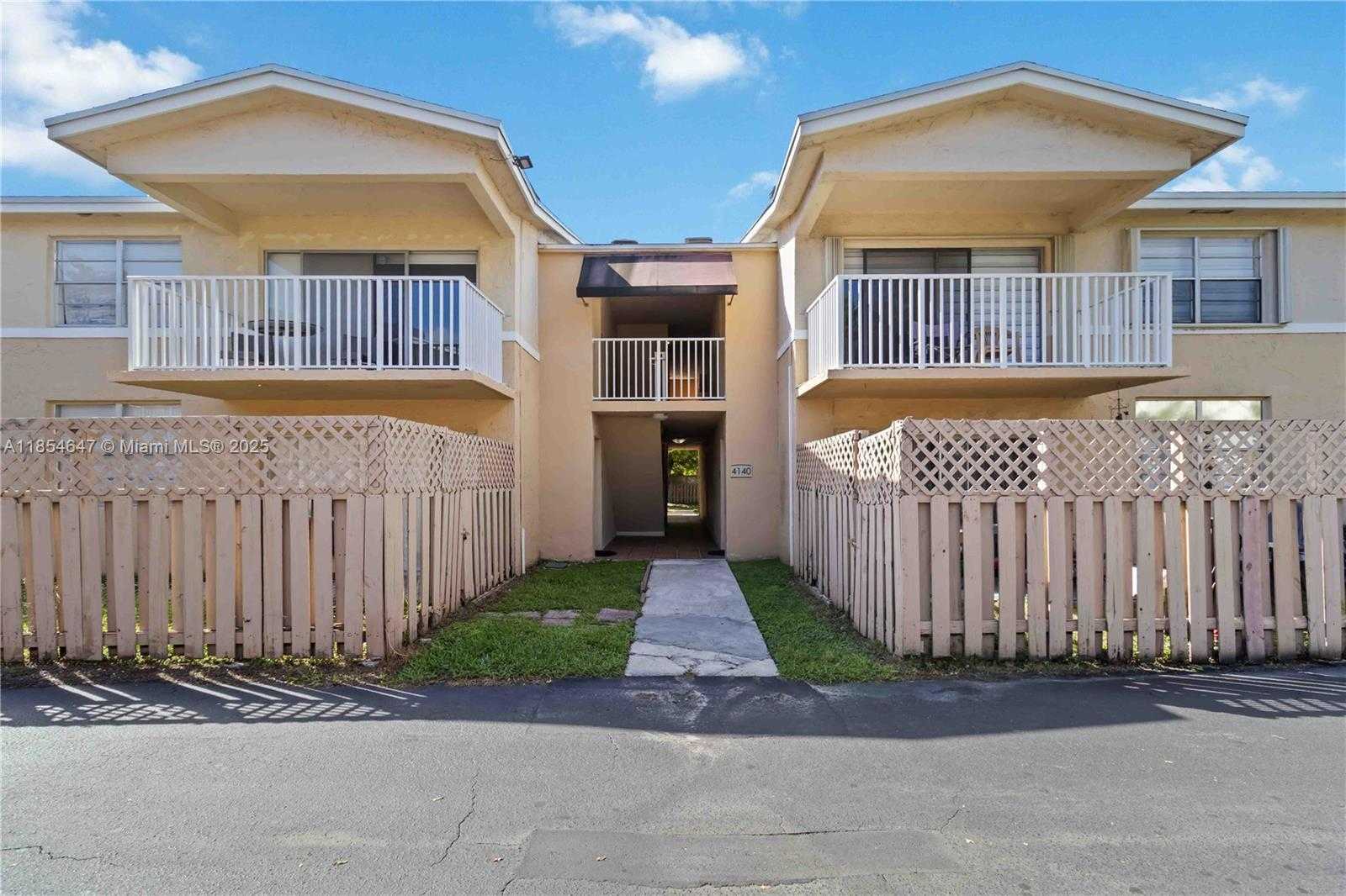 Small Image of 4140 NW 79th Ave, Doral, FL 33166, USA Number 2