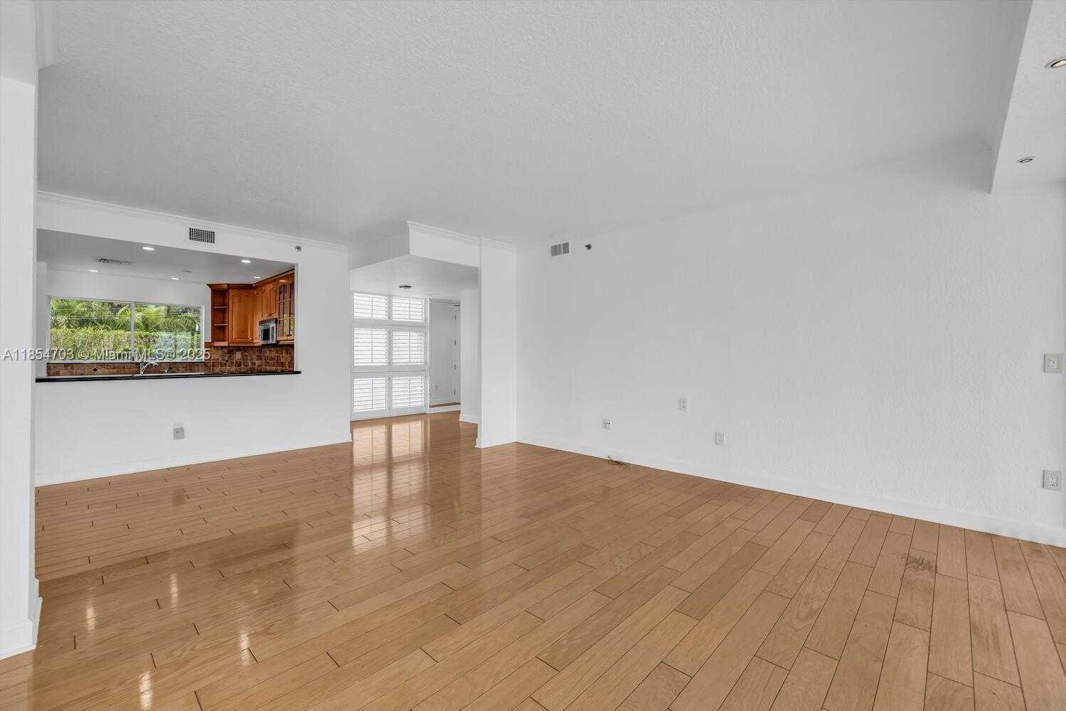 Small Image of 1690 SOUTH BAYSHORE LN #2B + BOAT SLIP, Miami Number 11