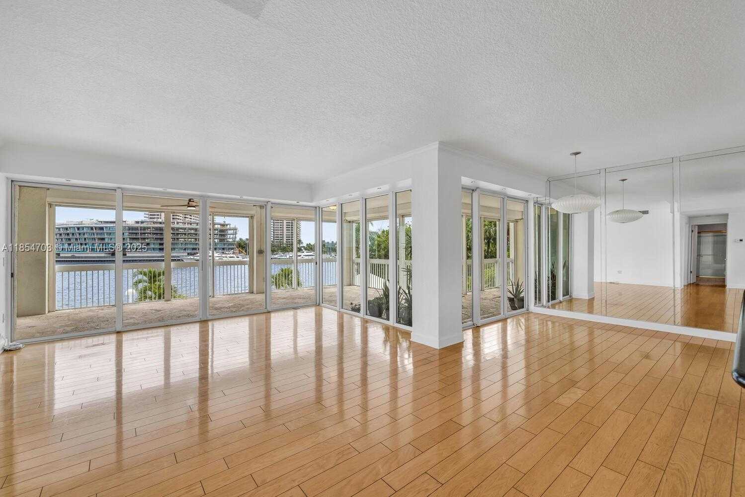 Small Image of 1690 SOUTH BAYSHORE LN #2B + BOAT SLIP, Miami Number 30