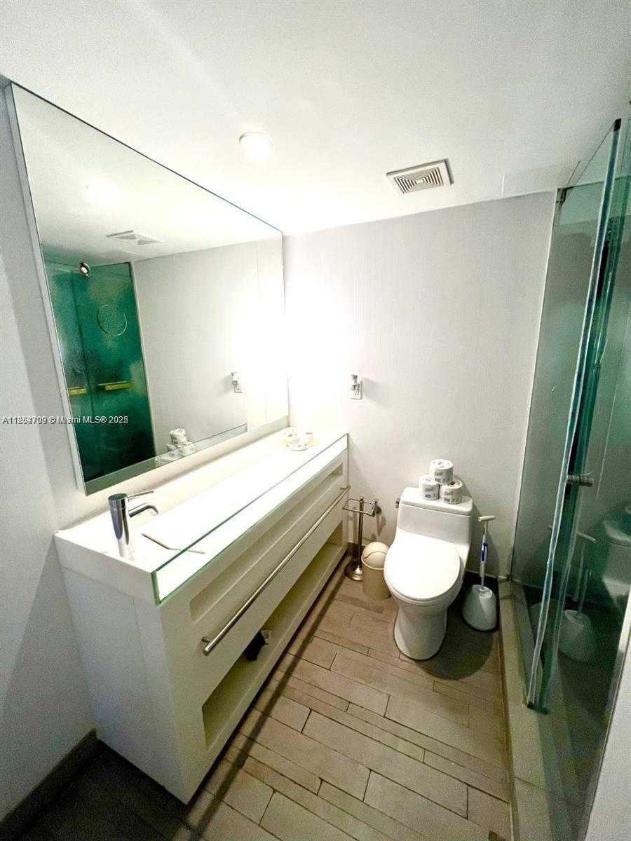Small Image of 1100 WEST AVE #425, Miami Beach Number 11
