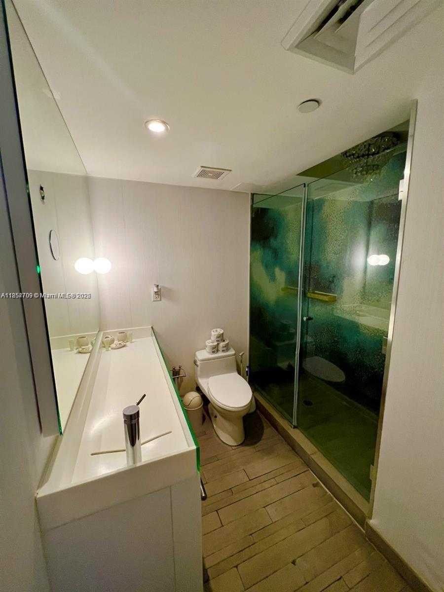 Small Image of 1100 WEST AVE #425, Miami Beach Number 12