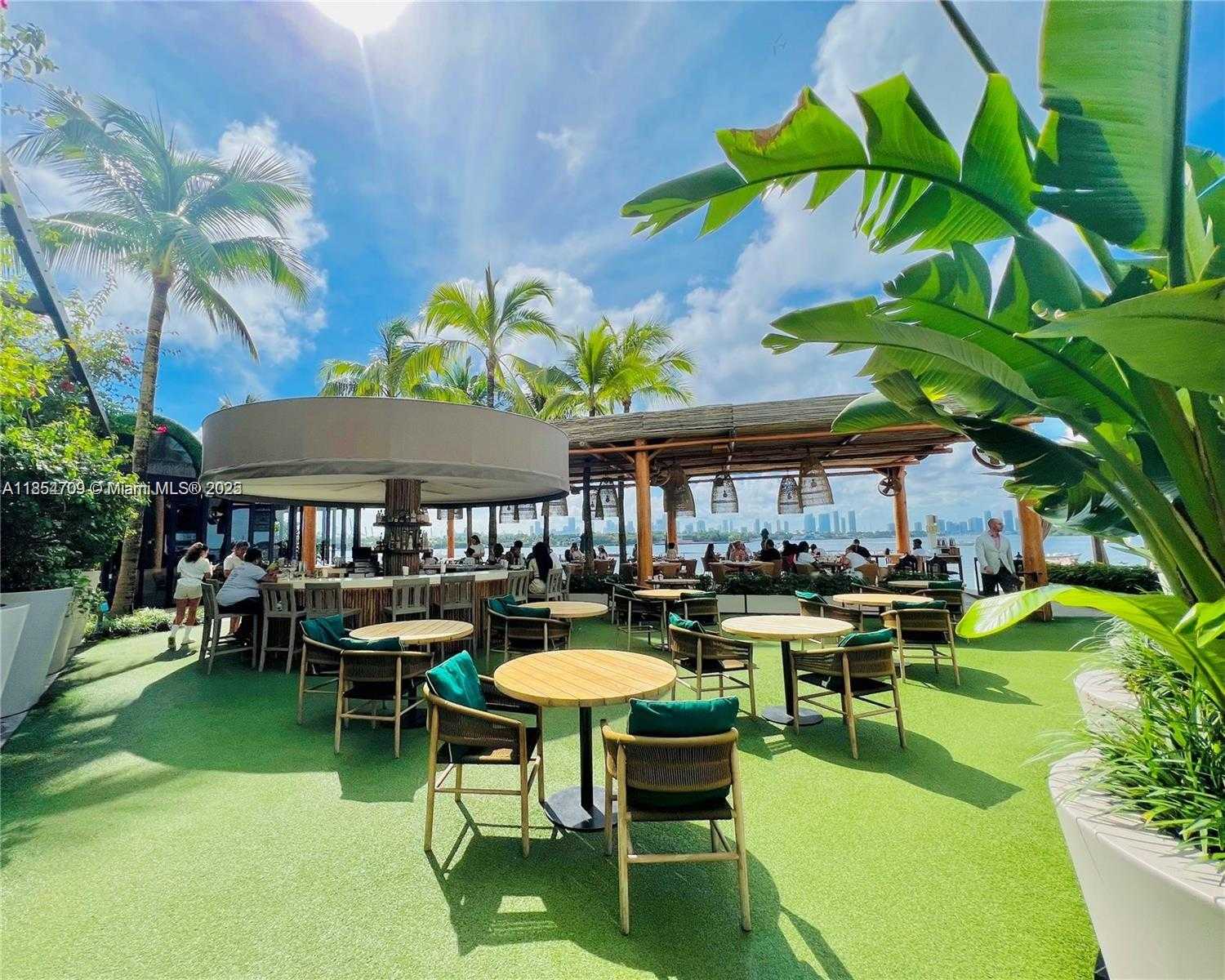 Small Image of 1100 WEST AVE #425, Miami Beach Number 15