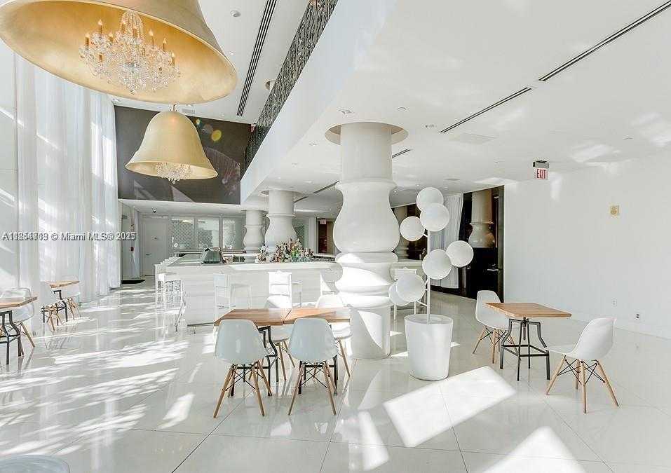 Small Image of 1100 WEST AVE #425, Miami Beach Number 3