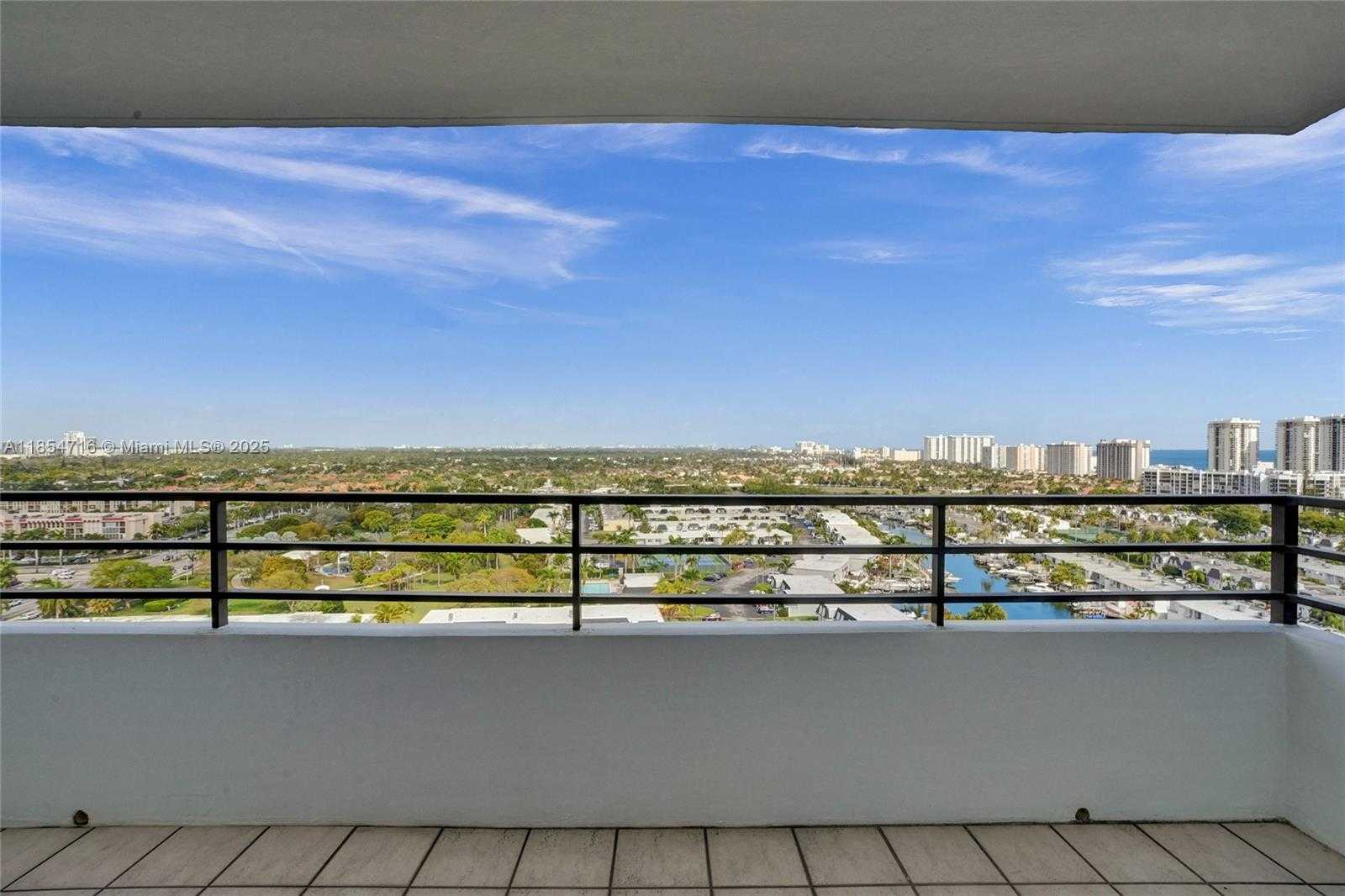 Small Image of 2500 PARKVIEW DR #1811, Hallandale Beach Number 17