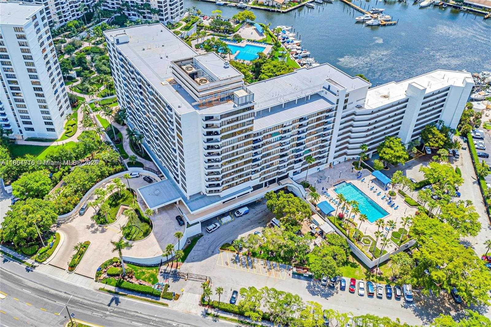 Small Image of 2500 PARKVIEW DR #1811, Hallandale Beach Number 38