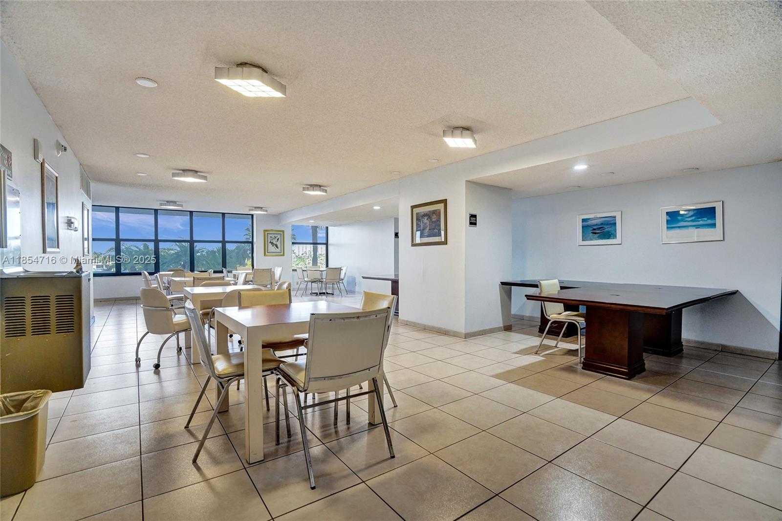 Small Image of 2500 PARKVIEW DR #1811, Hallandale Beach Number 40
