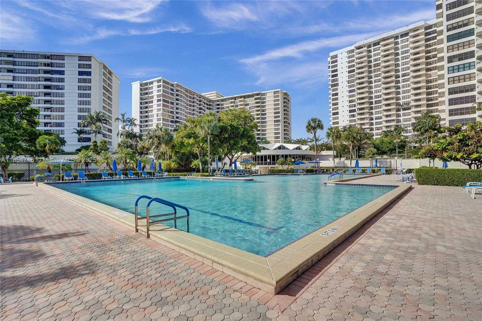 Small Image of 2500 PARKVIEW DR #1811, Hallandale Beach Number 43