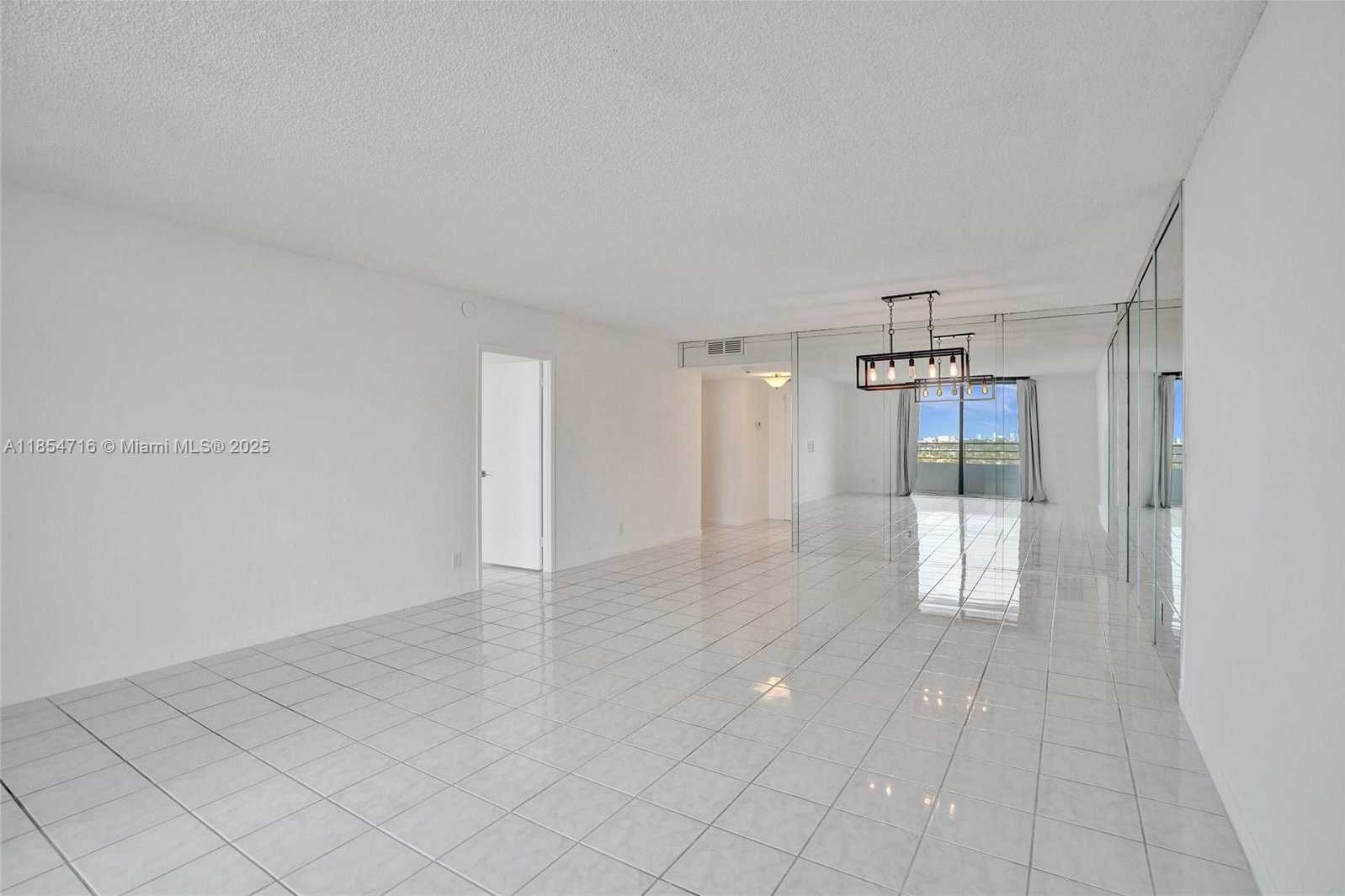 Small Image of 2500 PARKVIEW DR #1811, Hallandale Beach Number 6