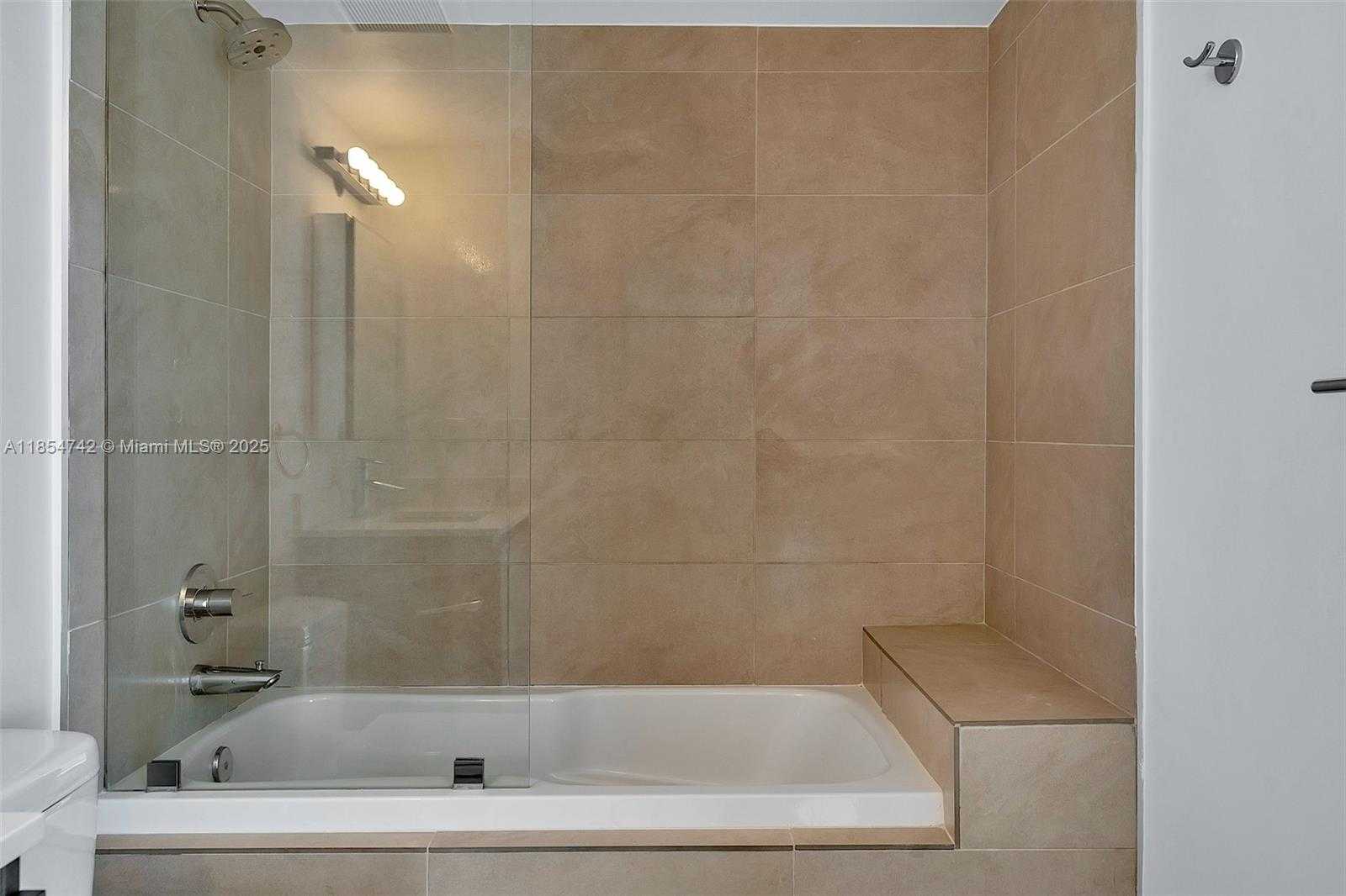 Small Image of 6620 INDIAN CREEK DR #704, Miami Beach Number 13