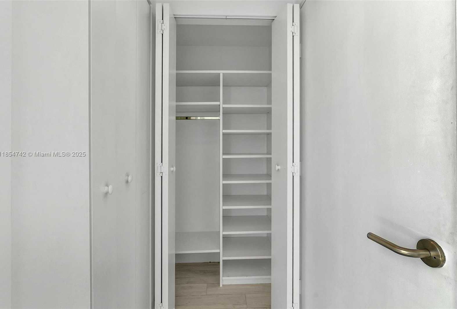 Small Image of 6620 INDIAN CREEK DR #704, Miami Beach Number 15