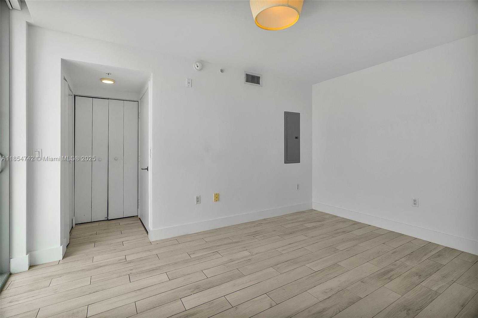 Small Image of 6620 INDIAN CREEK DR #704, Miami Beach Number 18