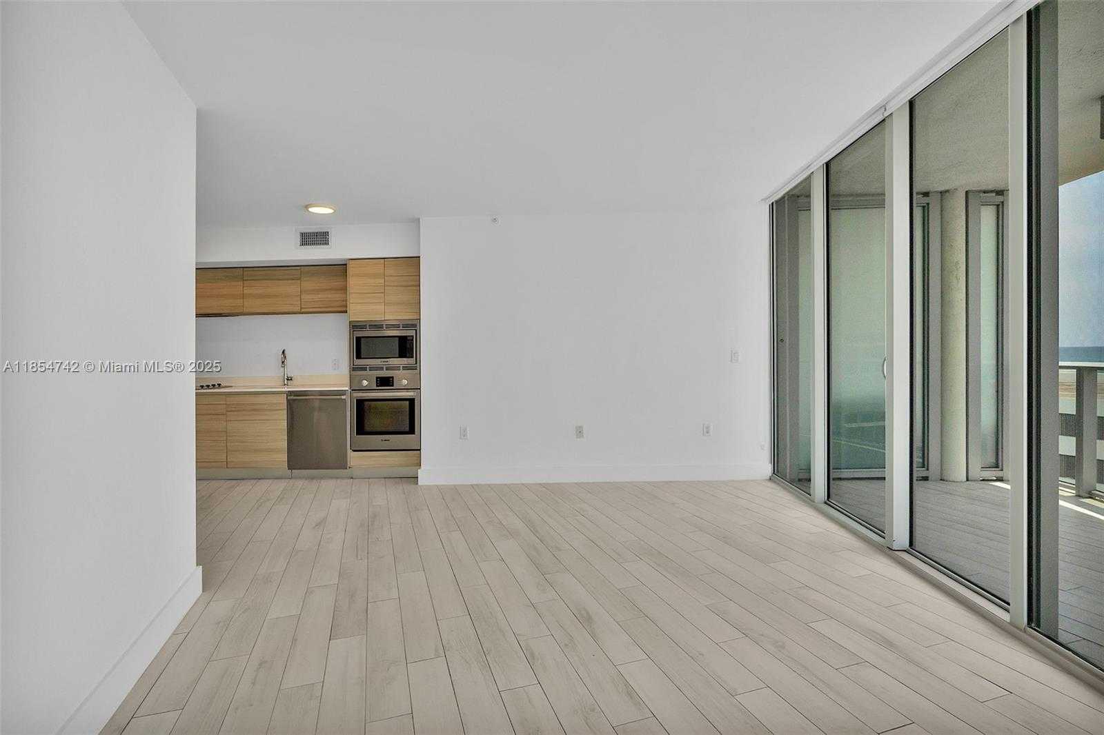 Small Image of 6620 INDIAN CREEK DR #704, Miami Beach Number 20