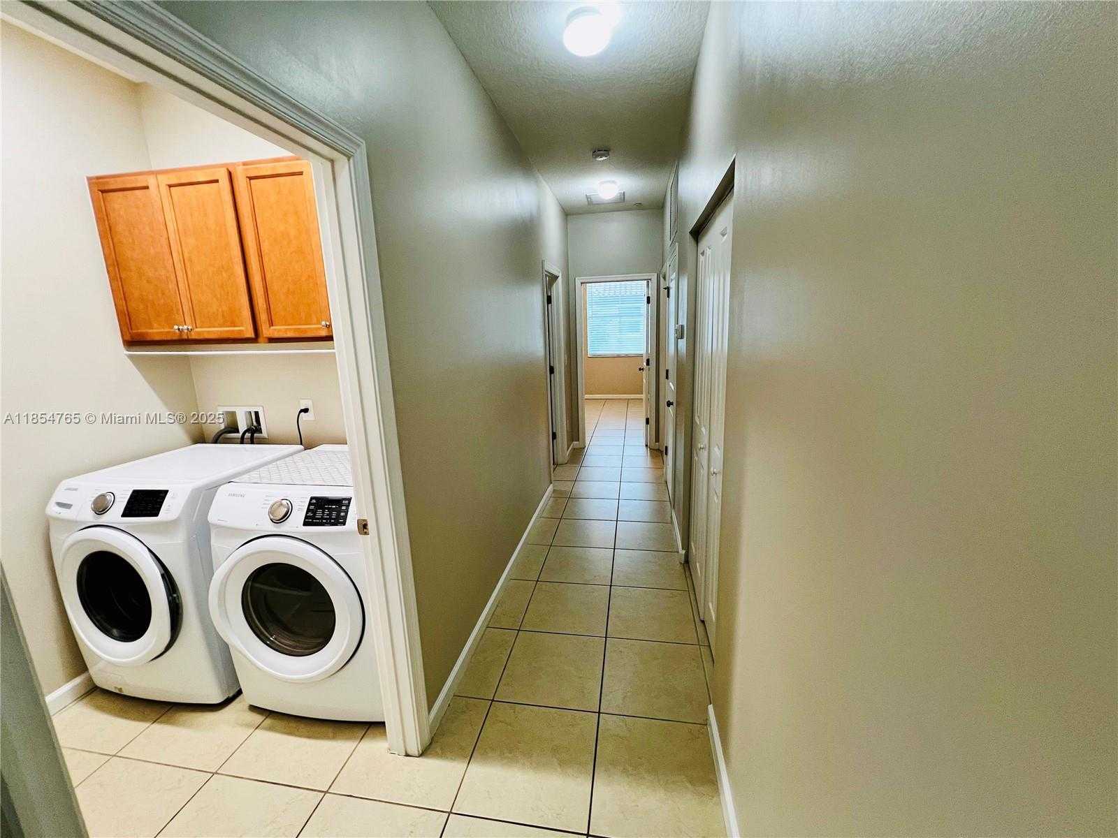 Small Image of 2950 ST THOMAS DR, Cooper City Number 10