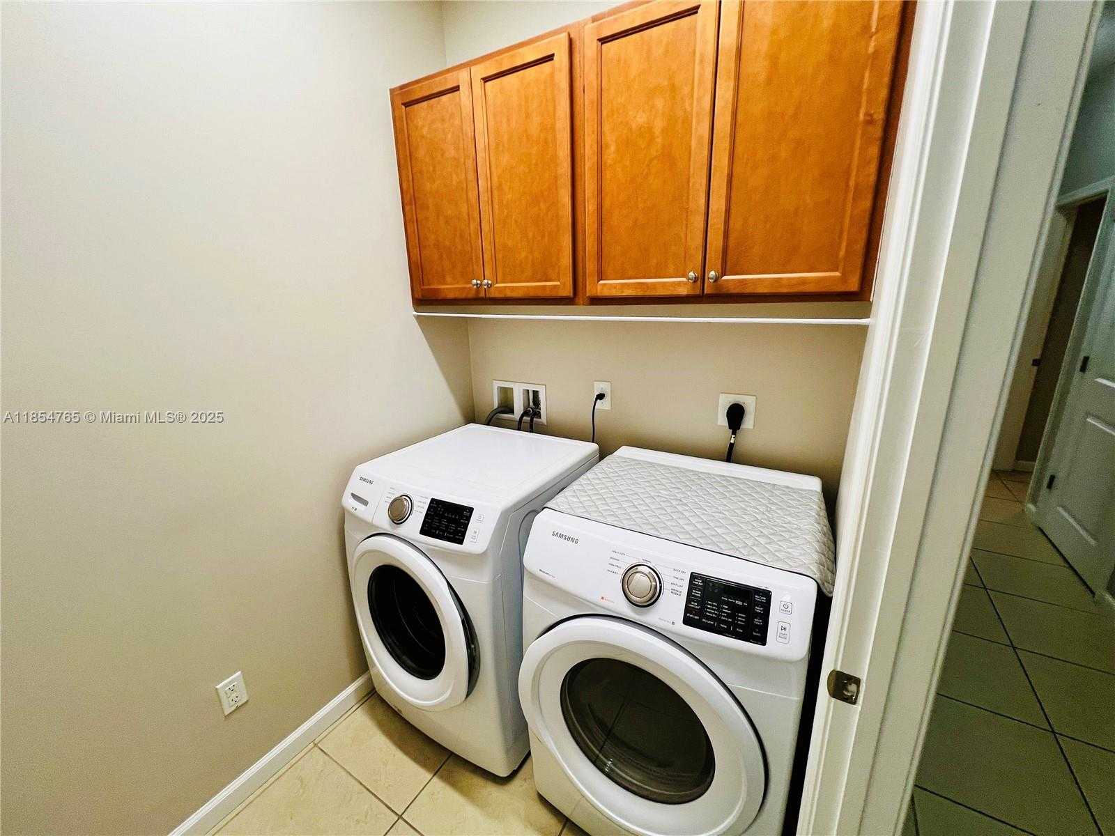 Small Image of 2950 ST THOMAS DR, Cooper City Number 11