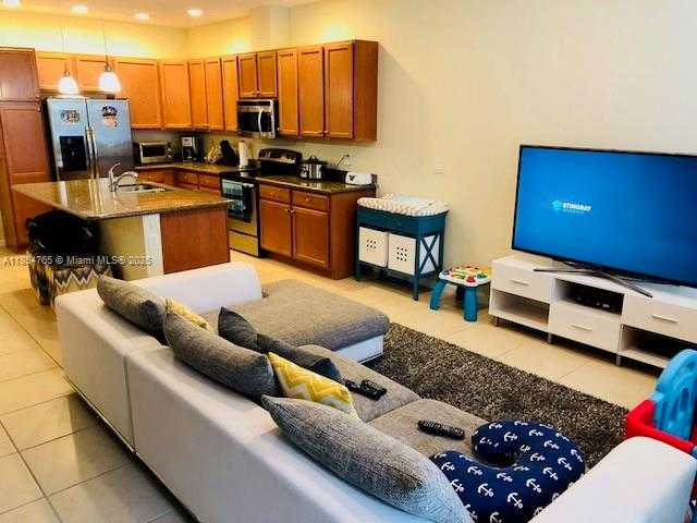 Small Image of 2950 ST THOMAS DR, Cooper City Number 15