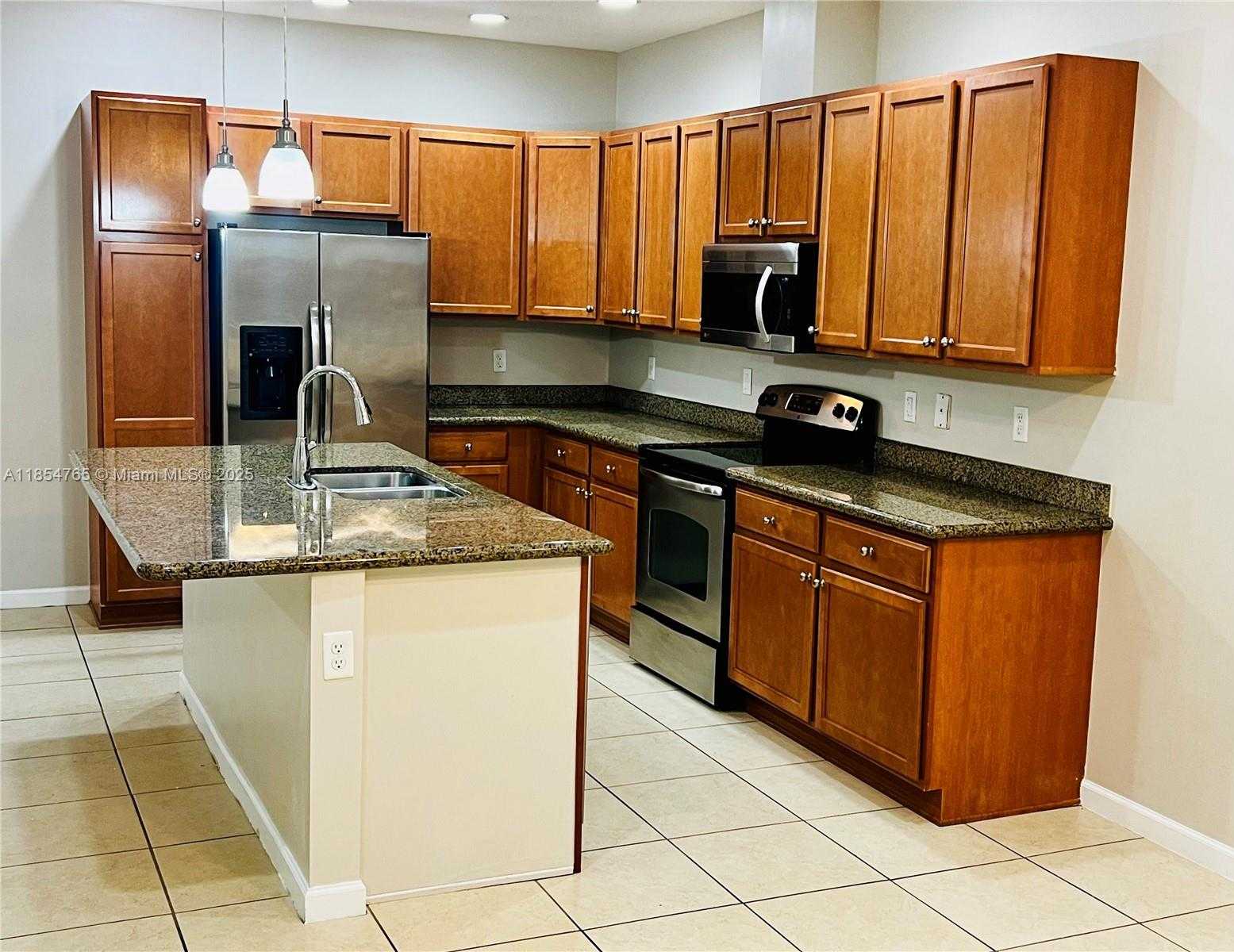 Small Image of 2950 ST THOMAS DR, Cooper City Number 4