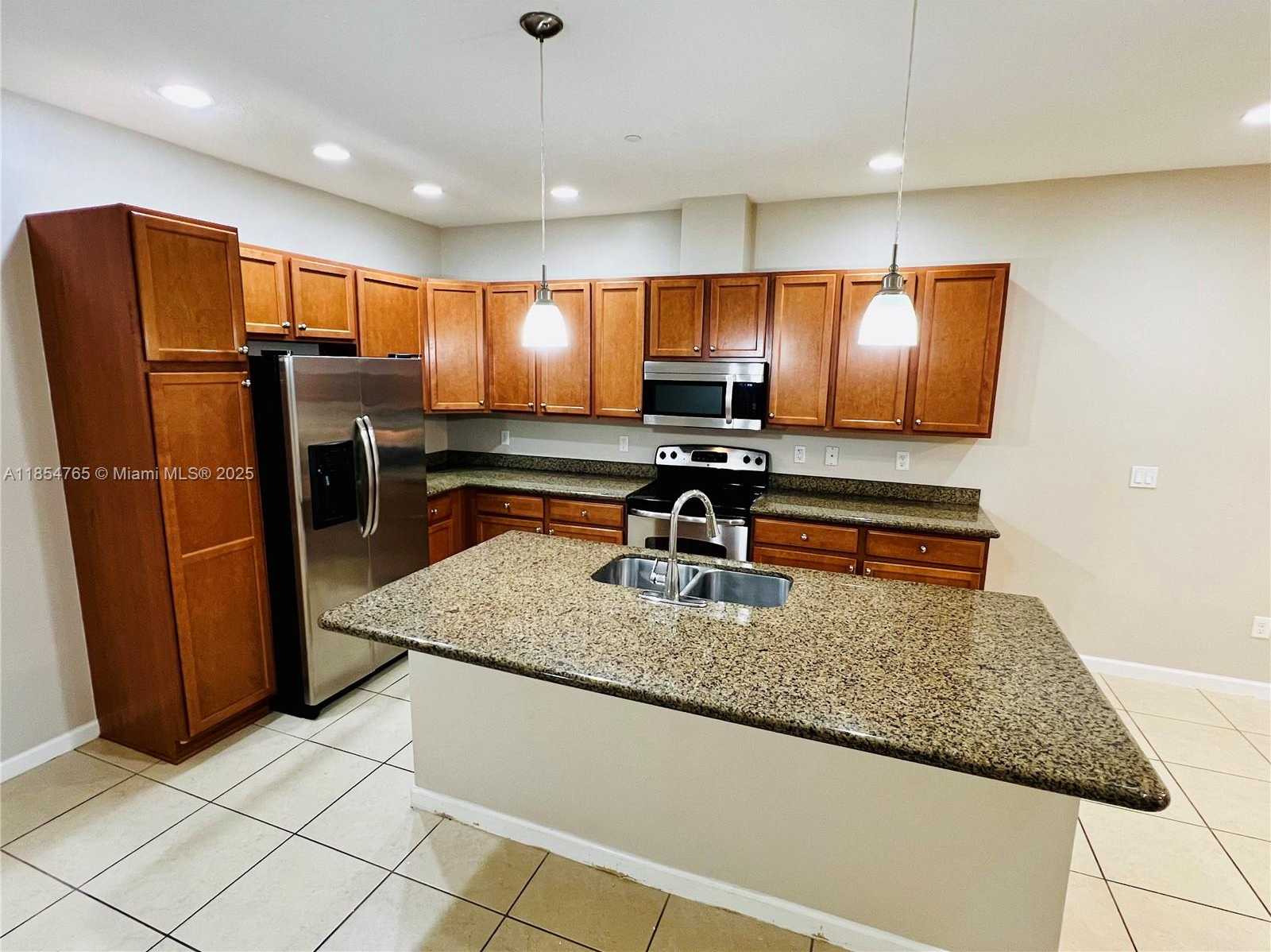 Small Image of 2950 ST THOMAS DR, Cooper City Number 43