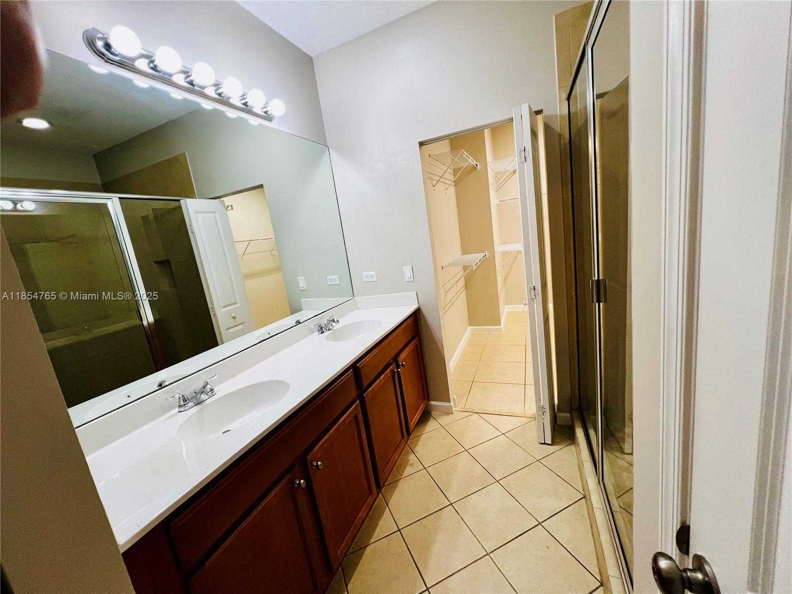 Small Image of 2950 ST THOMAS DR, Cooper City Number 45