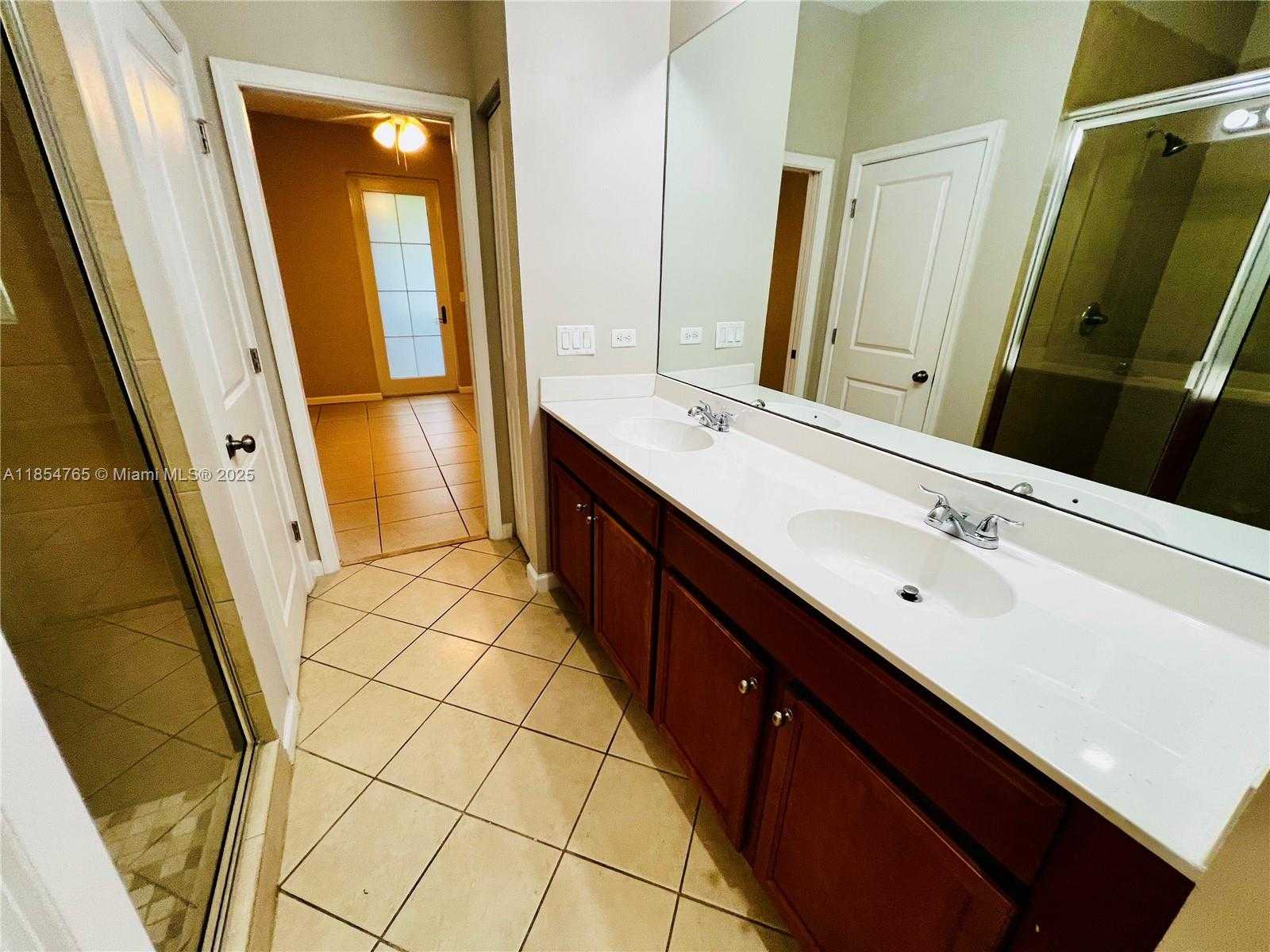 Small Image of 2950 ST THOMAS DR, Cooper City Number 48