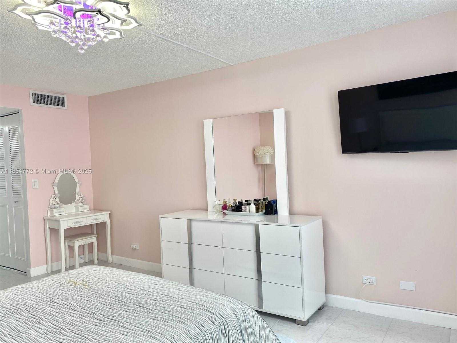 Small Image of 251 174TH ST #615, Sunny Isles Beach Number 14