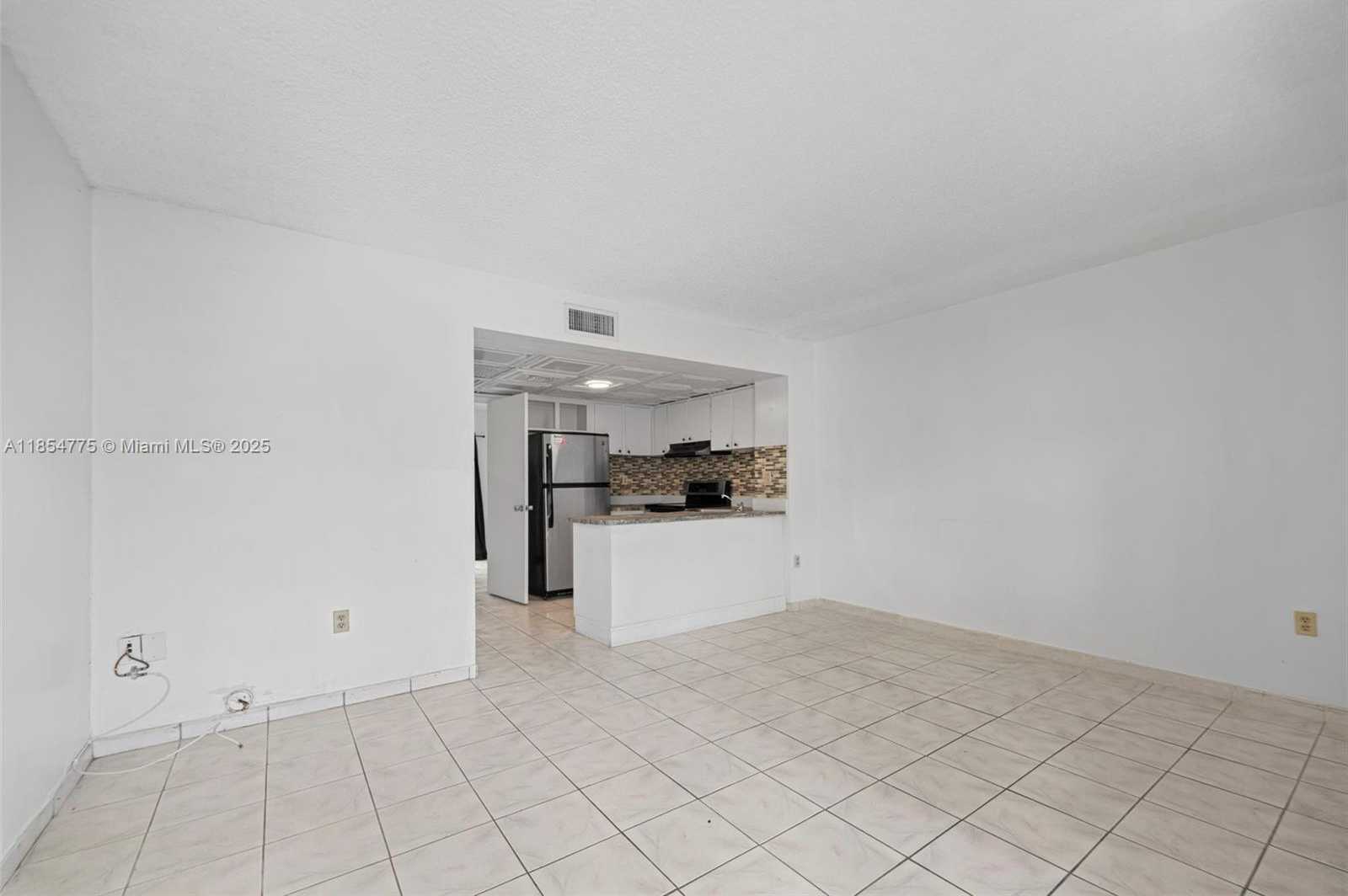 Small Image of 2178 WEST 60TH ST #18112, Hialeah Number 3