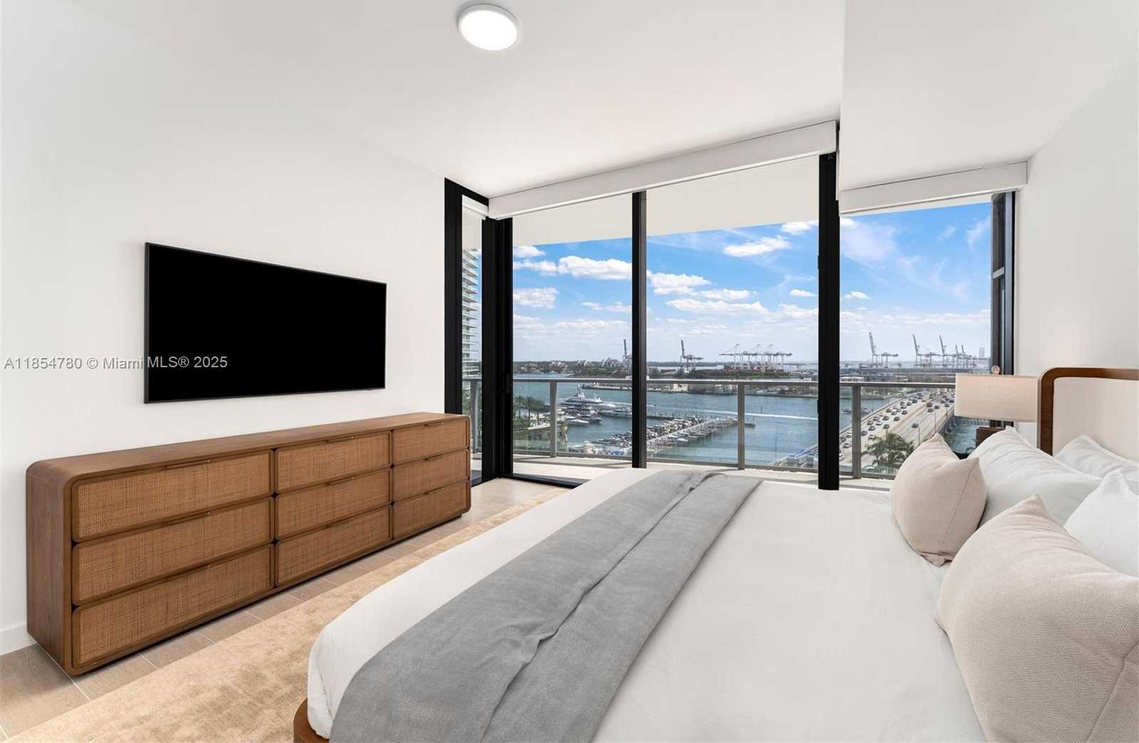 Small Image of 500 ALTON RD #1201, Miami Beach Number 5