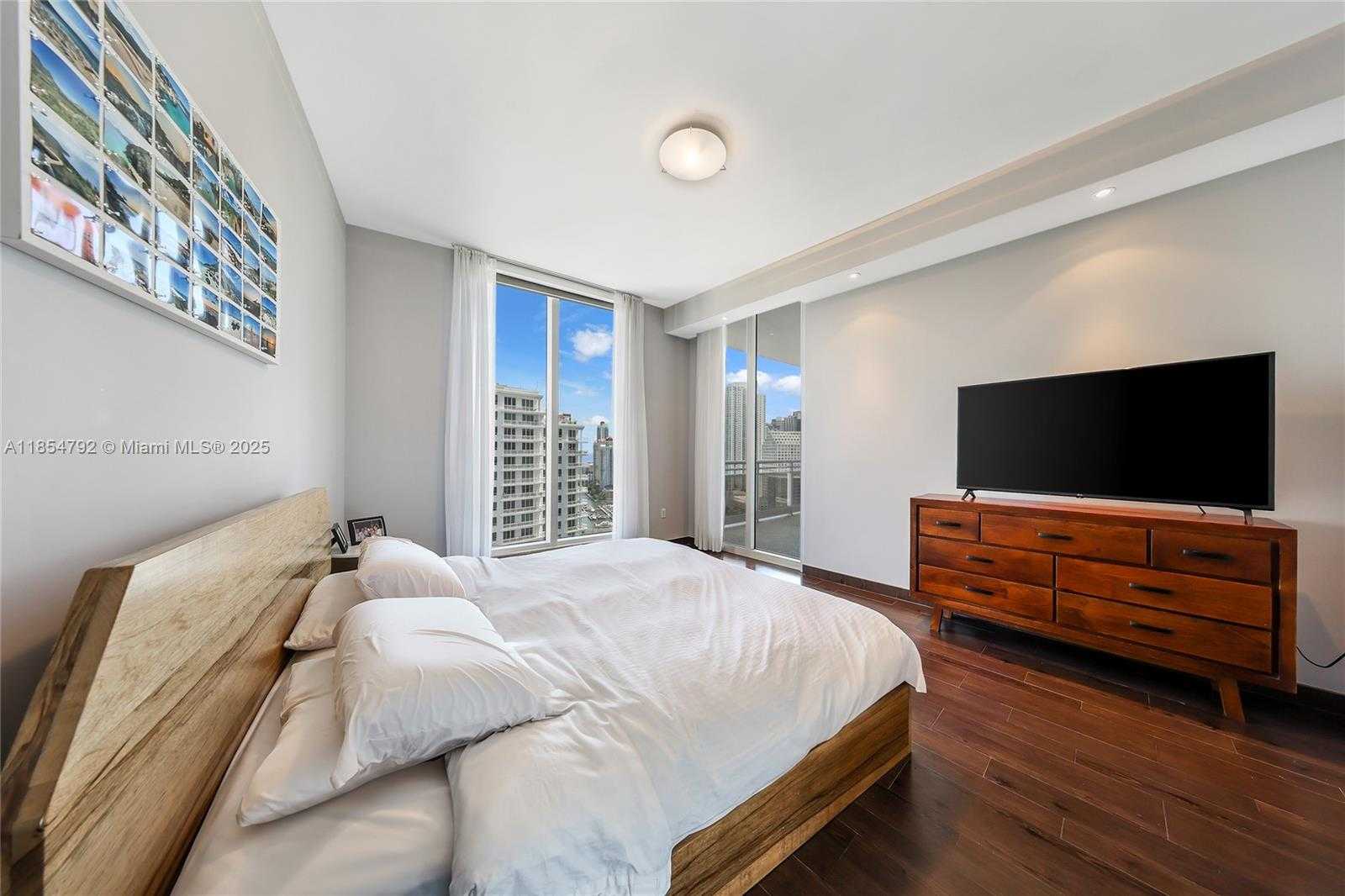 Small Image of 901 BRICKELL KEY BLVD #3002, Miami Number 6