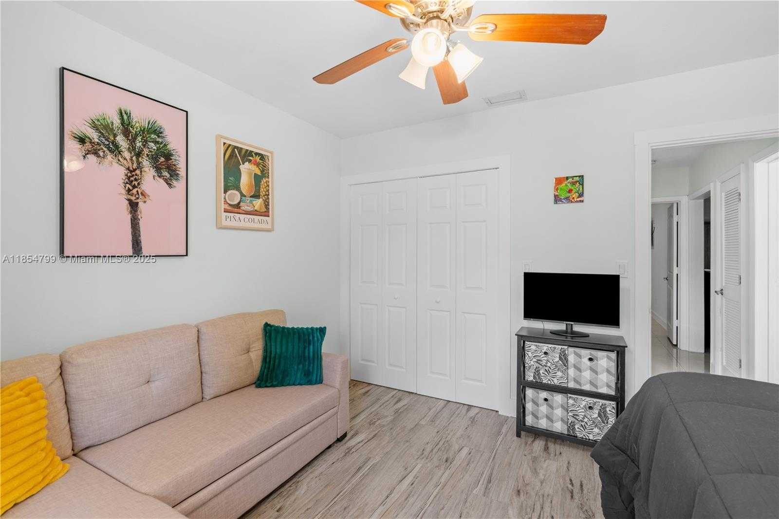 Small Image of 7417 TWIN SABAL DR, Miami Lakes Number 18