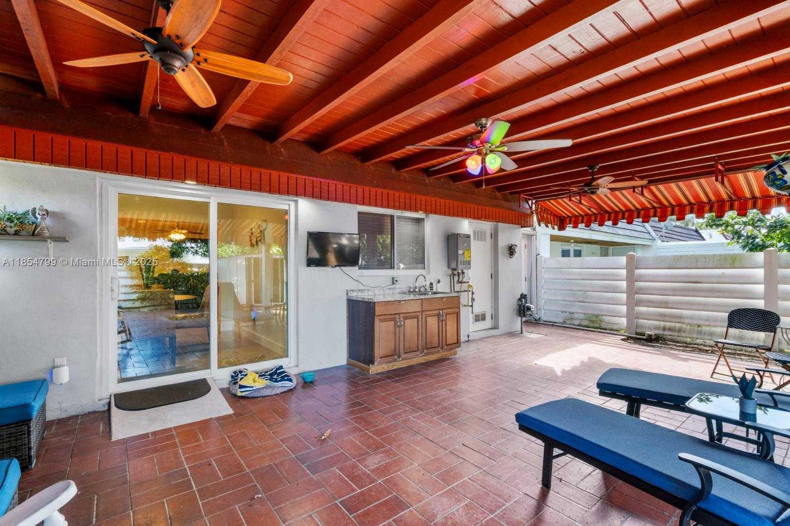 Small Image of 7417 TWIN SABAL DR, Miami Lakes Number 20