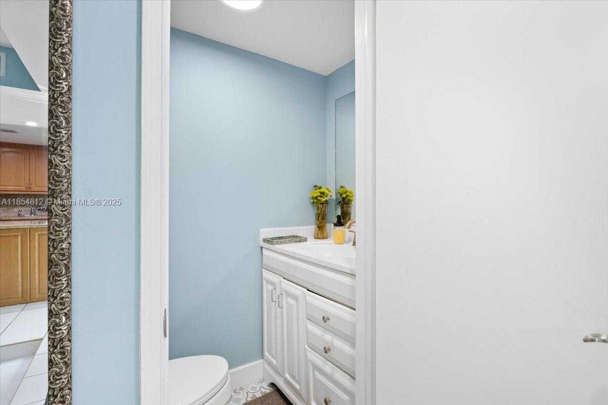Small Image of 9450 LIVE OAK PL #109, Davie Number 13