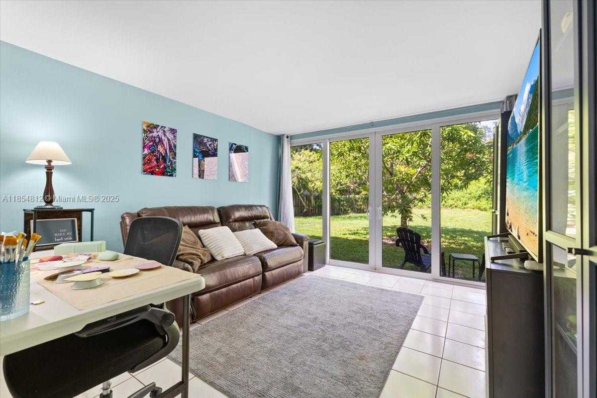 Small Image of 9450 LIVE OAK PL #109, Davie Number 23