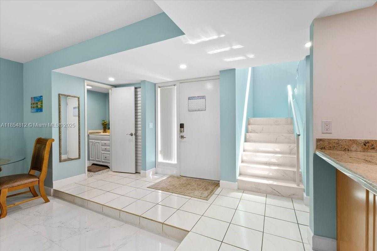 Small Image of 9450 LIVE OAK PL #109, Davie Number 25