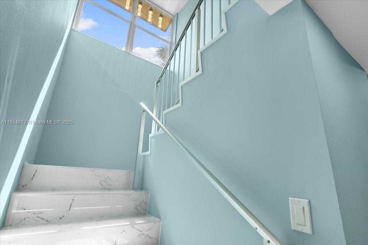 Small Image of 9450 LIVE OAK PL #109, Davie Number 29