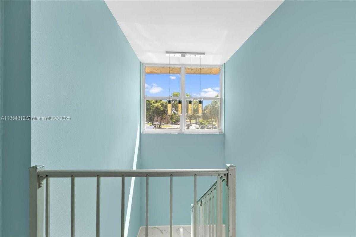 Small Image of 9450 LIVE OAK PL #109, Davie Number 30