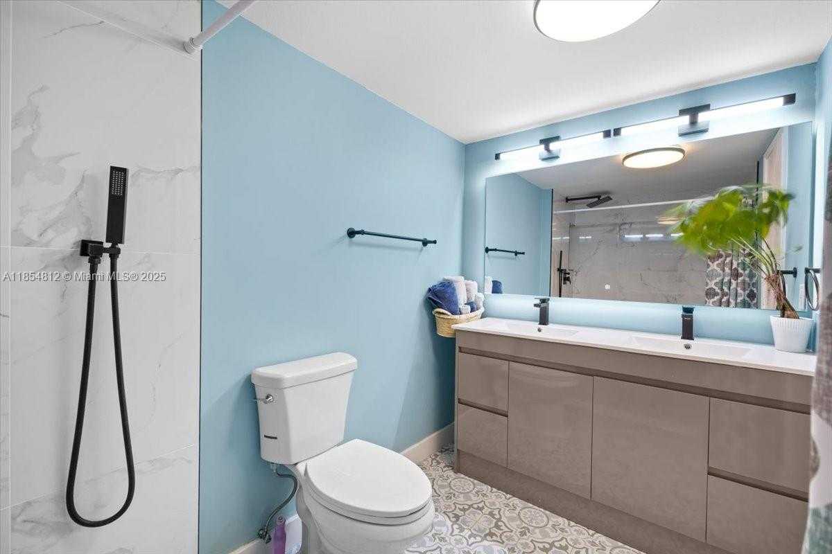 Small Image of 9450 LIVE OAK PL #109, Davie Number 34
