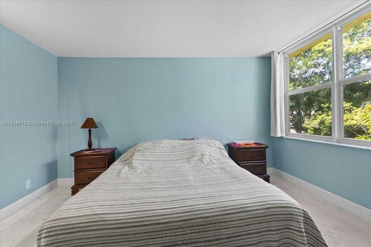 Small Image of 9450 LIVE OAK PL #109, Davie Number 41