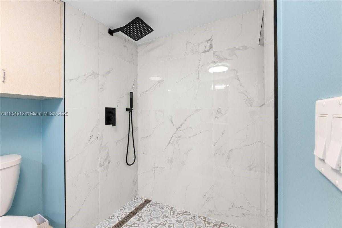Small Image of 9450 LIVE OAK PL #109, Davie Number 47